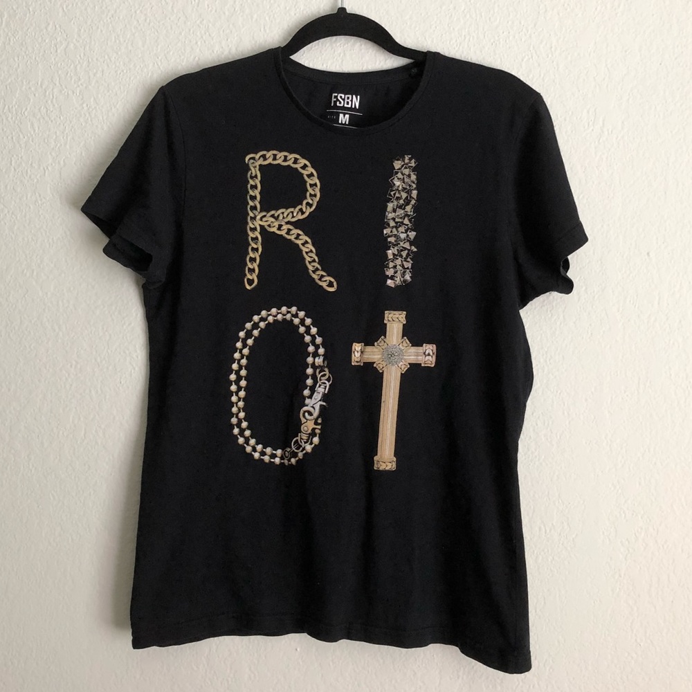 RIOT !!!